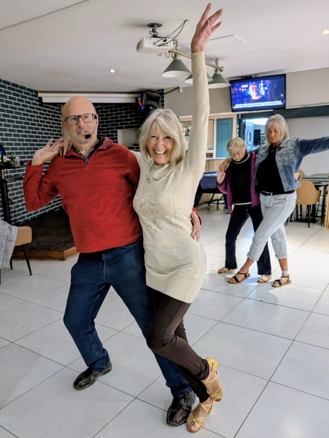 paphos-Jivers Intermediate Lesson, for the more confident dancers.